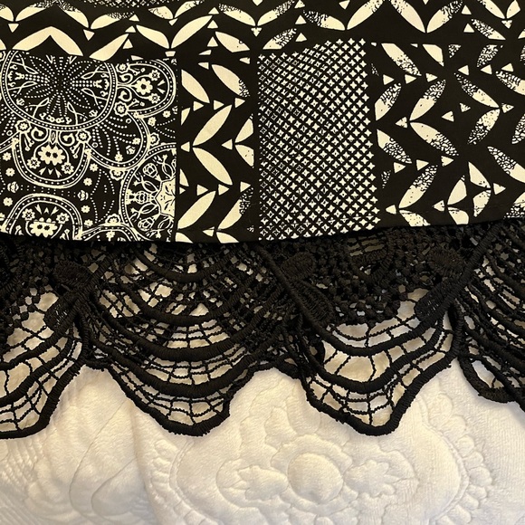 Black and white dress by Dex - Picture 3 of 3